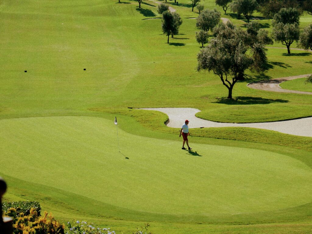 diego-marin-hCjJ3SEigtk-unsplash golf in spain
