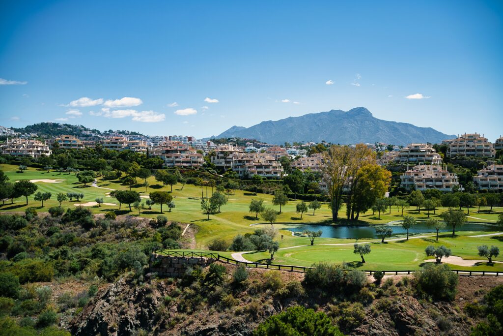 maksim-shutov-UKsXlq5bj1c-unsplash golf spain
